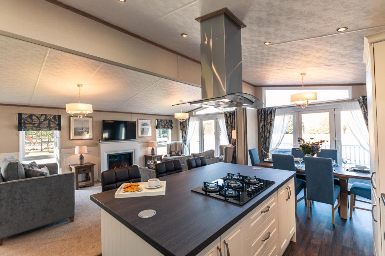 Sutton Lodge With Hot Tub York Exterior foto
