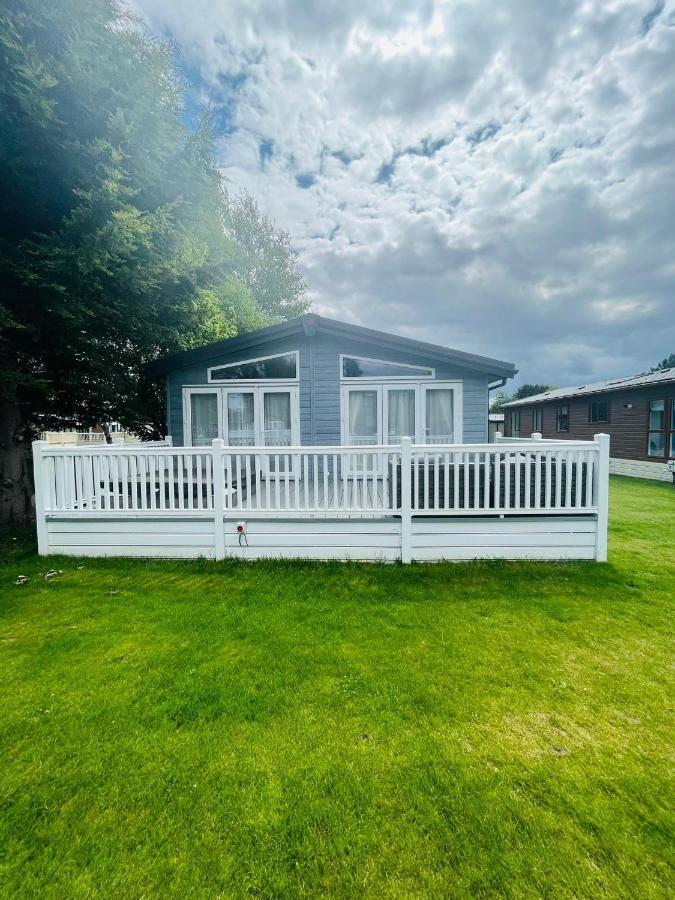 Sutton Lodge With Hot Tub York Exterior foto